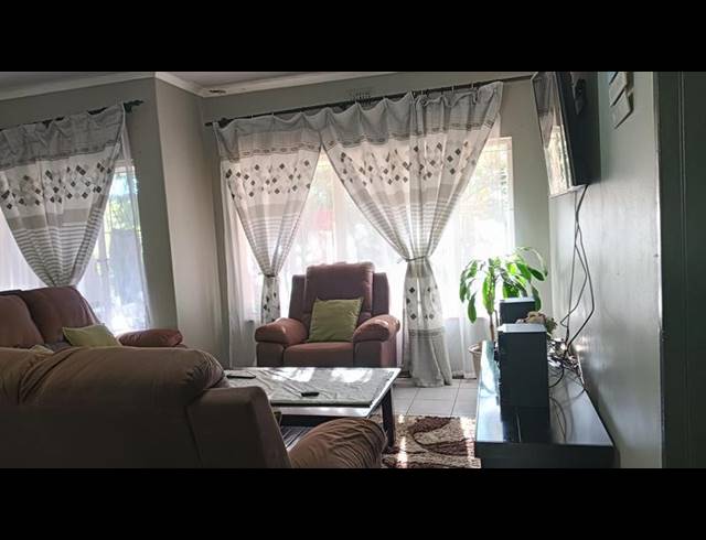 3 BEDROOM HOUSE FOR SALE IN FARNINGHAM RIDGE